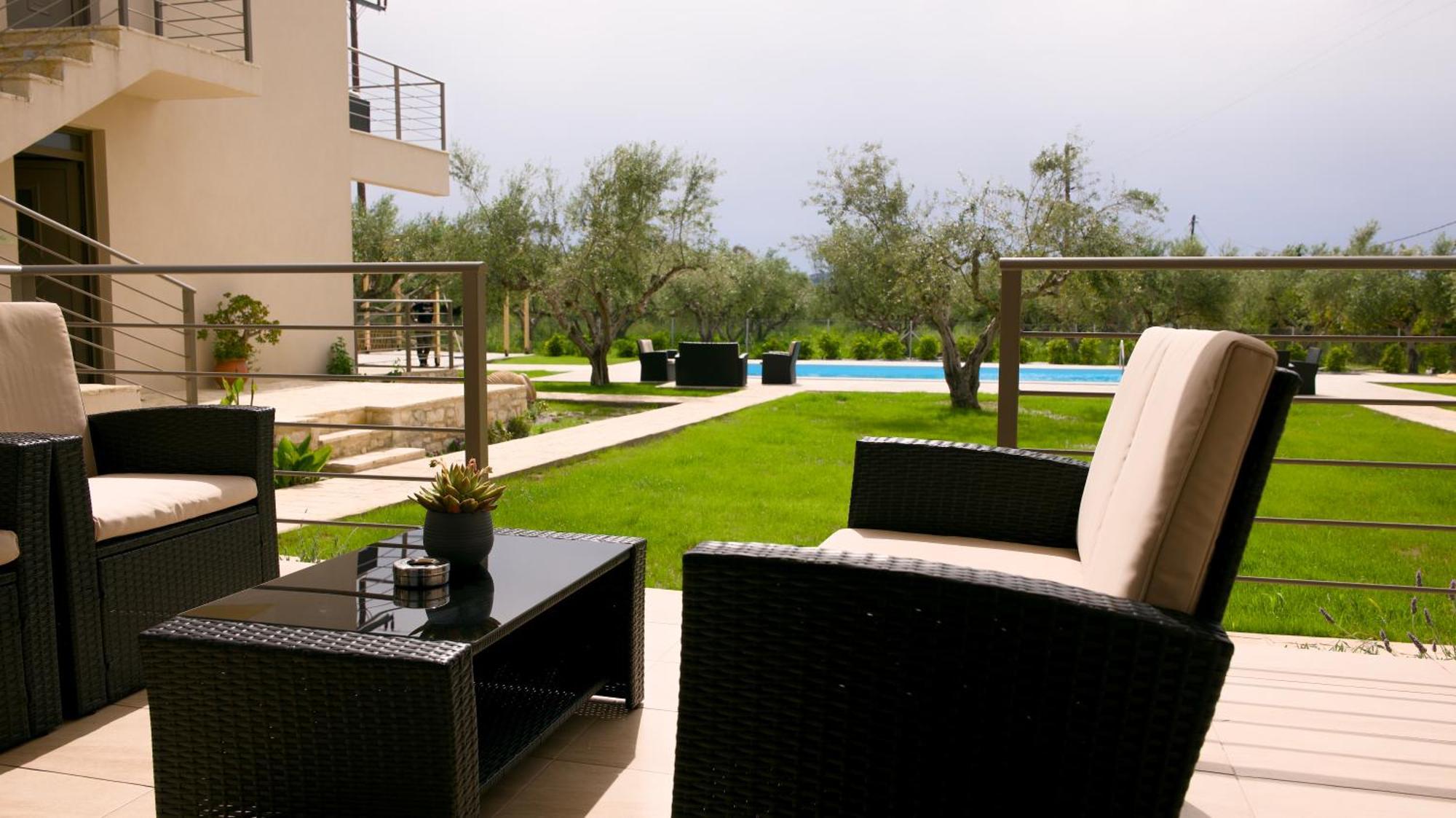 Three Charites Resort Gialova Exteriör bild