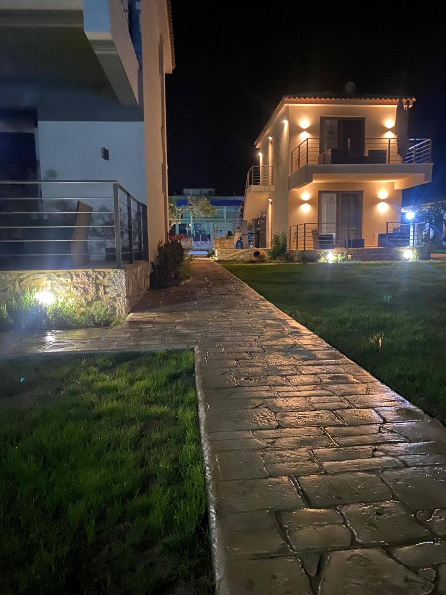Three Charites Resort Gialova Exteriör bild