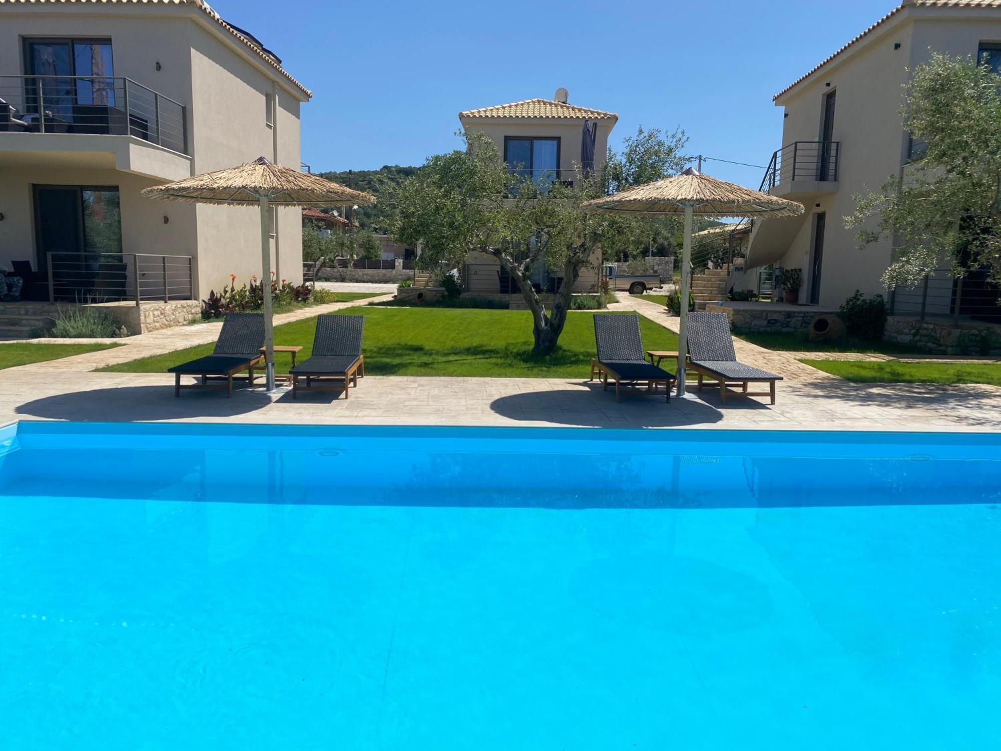 Three Charites Resort Gialova Exteriör bild
